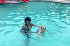 tesandalexandrapool